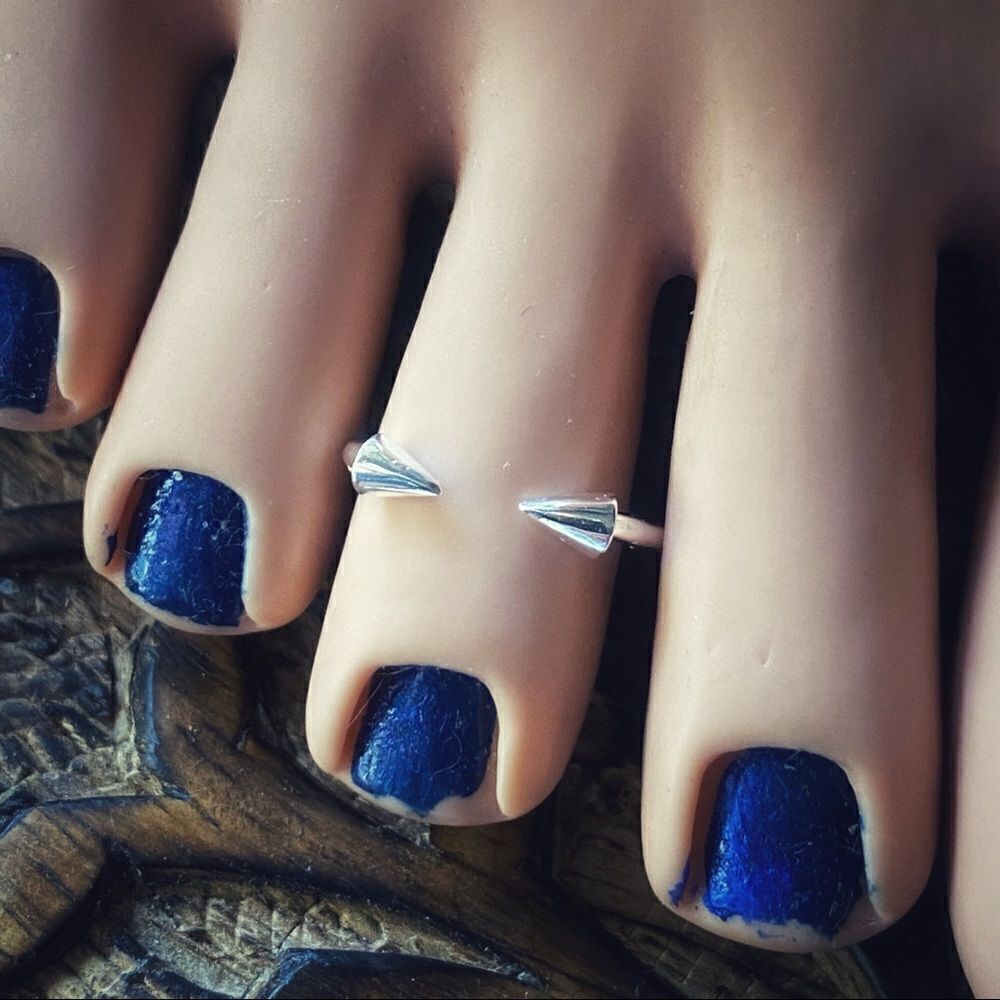 Double Arrow Sterling Silver Toe Ring - Picture 2 of 4